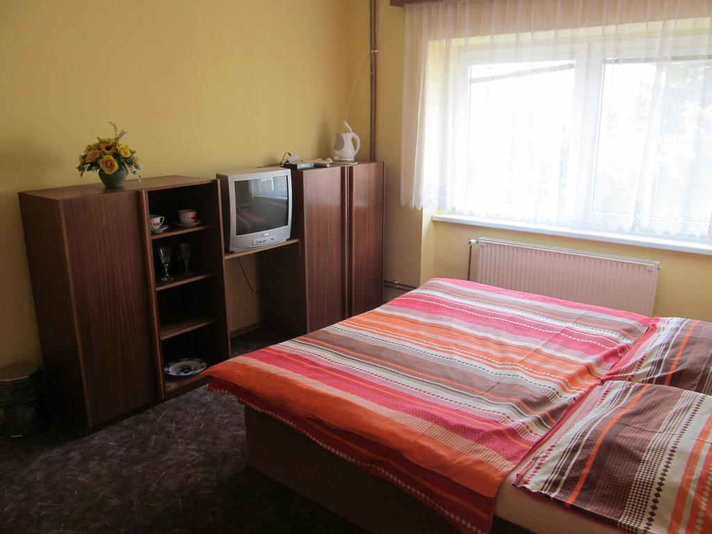 V Aleji - Ubytovani V Soukromi Valtice Buitenkant foto